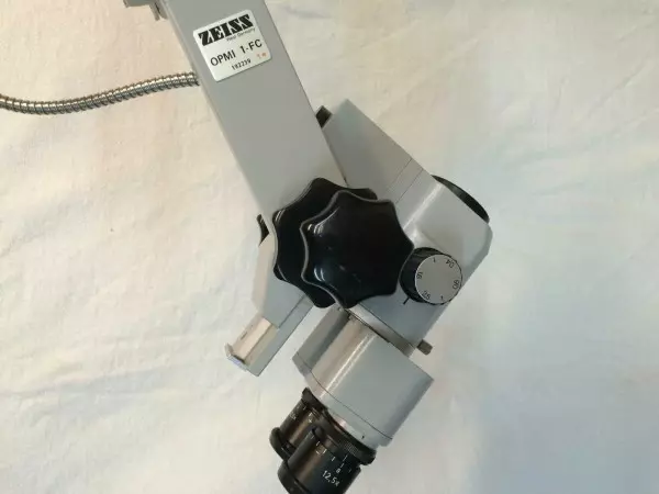 Zeiss OPMI 1 FC OOGHEILKUNDIGE MICROSCOOP met S21 Vloerstandaard