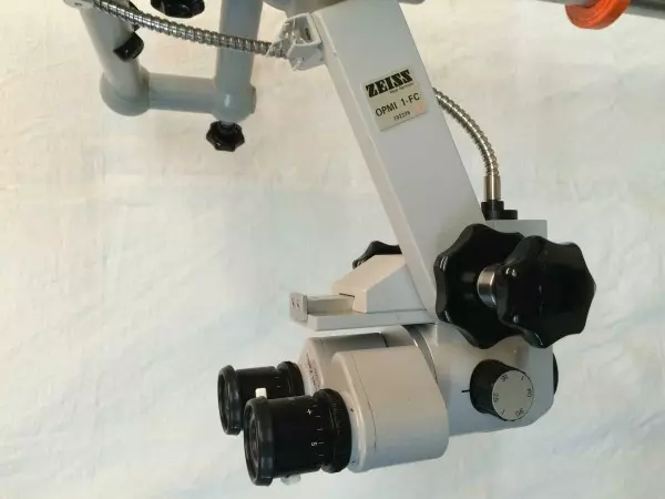 Zeiss OPMI 1 FC OOGHEILKUNDIGE MICROSCOOP met S21 Vloerstandaard
