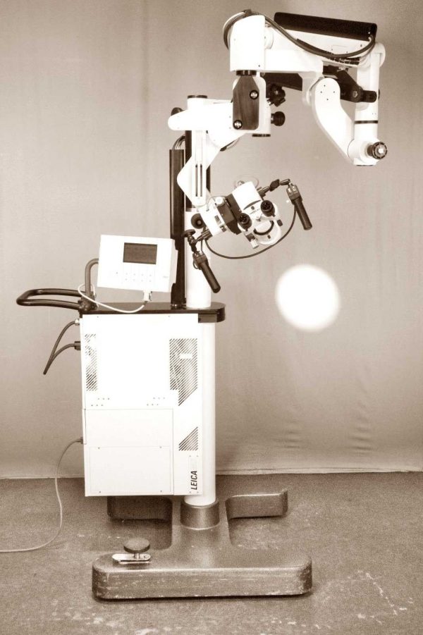 https://navaophthalmic.com/wp-content/uploads/2017/08/599-LEICA-M500N-Surgical-Microscope.jpg