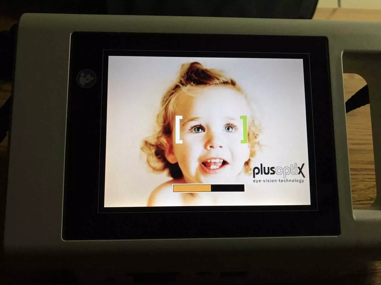 PlusoptiX S12 Mobile Screener