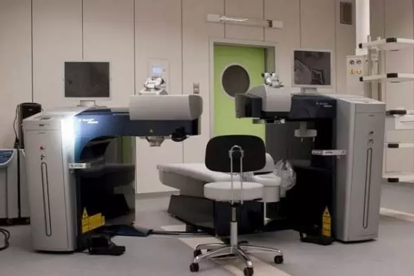 Alcon Wavelight FS200 Laser de Femtossegundos