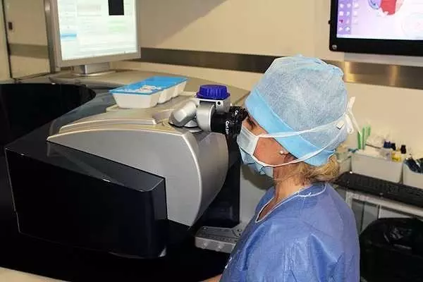 Alcon WaveLight EX500 Excimer Laser