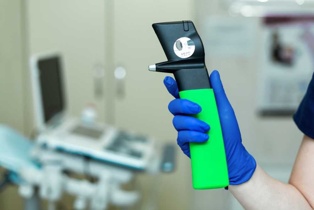 How to Use a Handheld Tonometer
